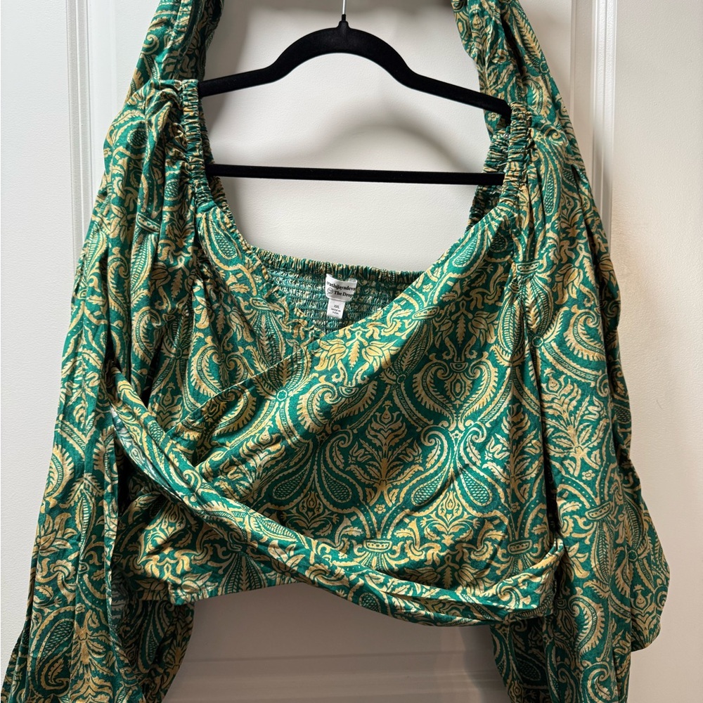 Fitted Green and Gold Wrap Blouse - Picture 4 of 9